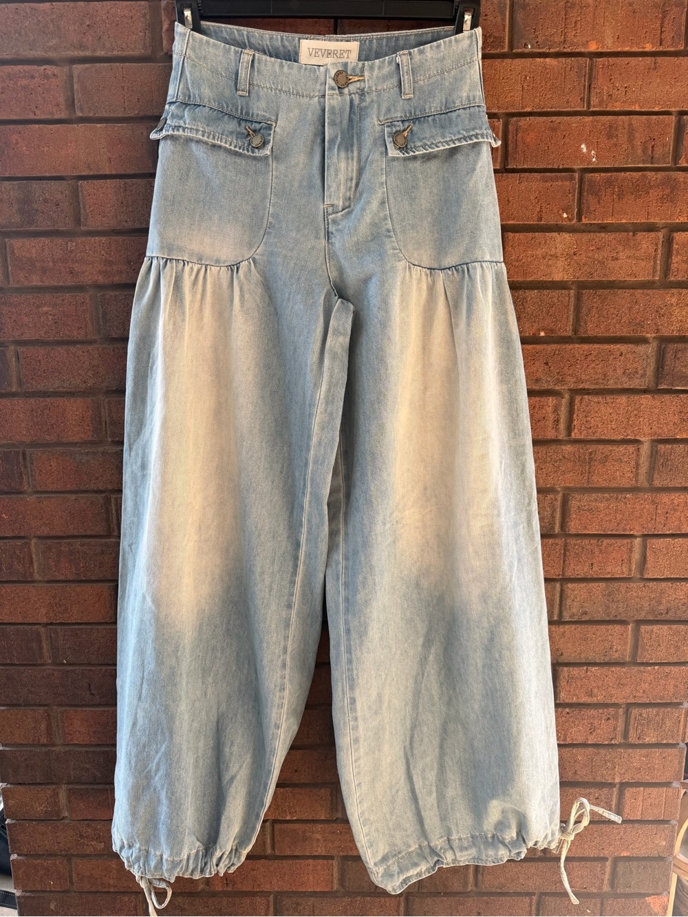 Veveret Light Blue Wide-Leg or cinch like joggers Jeans denim small NWT